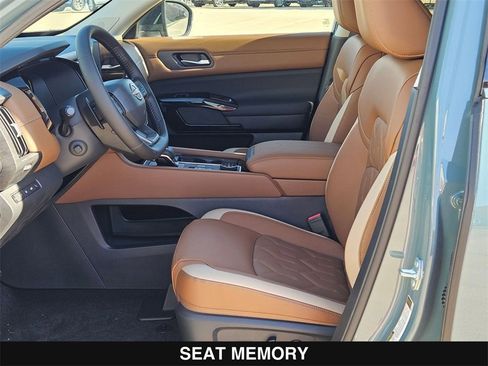 New 2026 Nissan Pathfinder Platinum image 11