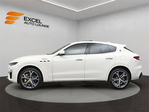 Used 2022 Maserati Levante Modena image 2