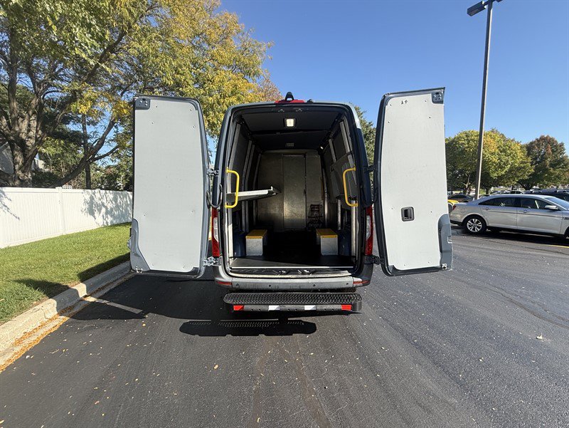 Used 2019 Mercedes-Benz Sprinter 144 image 21