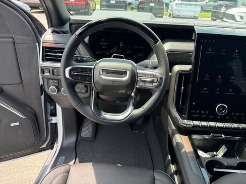 New 2026 GMC Yukon XL Denali w/ Denali Reserve Package AWD/4WD image 16