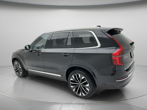 Used 2025 Volvo XC90 B5 Core AWD/4WD image 4