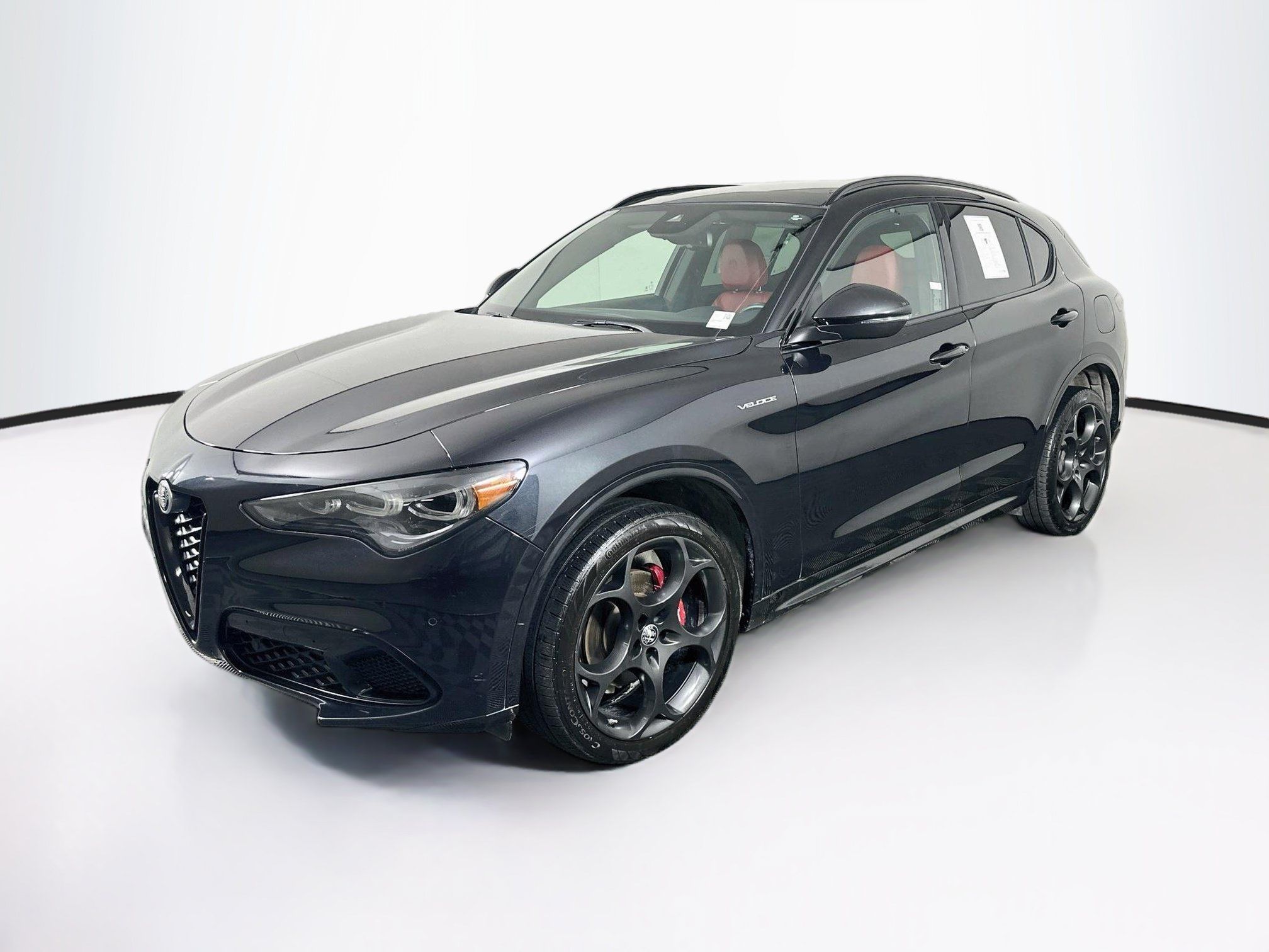Used 2024 Alfa Romeo Stelvio Veloce AWD/4WD image 3