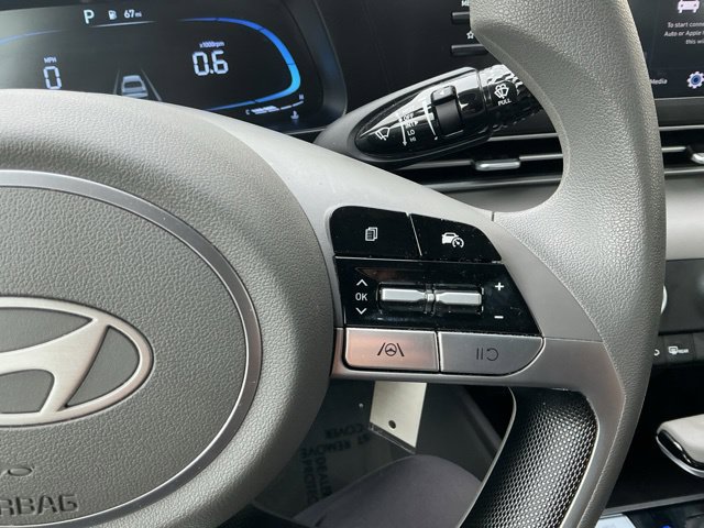 Used 2024 Hyundai Elantra SE FWD image 21