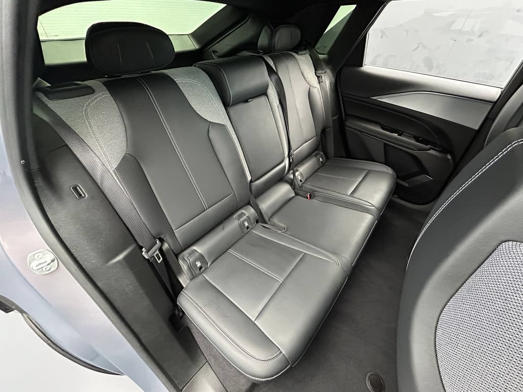 Used 2024 Cadillac Lyriq Tech RWD image 21