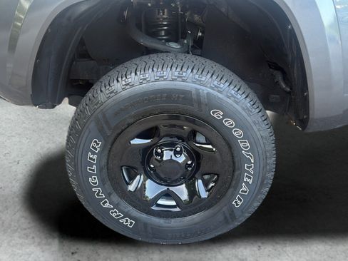 Used 2021 Toyota Tacoma SR5 RWD image 34