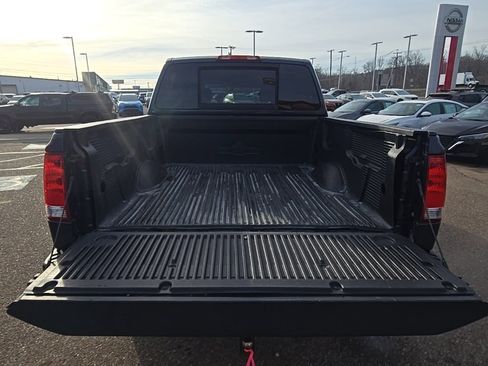 Used 2015 Nissan Titan SV w/ SV Value Truck Package image 33