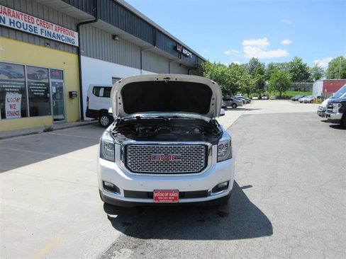 Used 2016 GMC Yukon Denali w/ Open Road Package AWD/4WD image 38