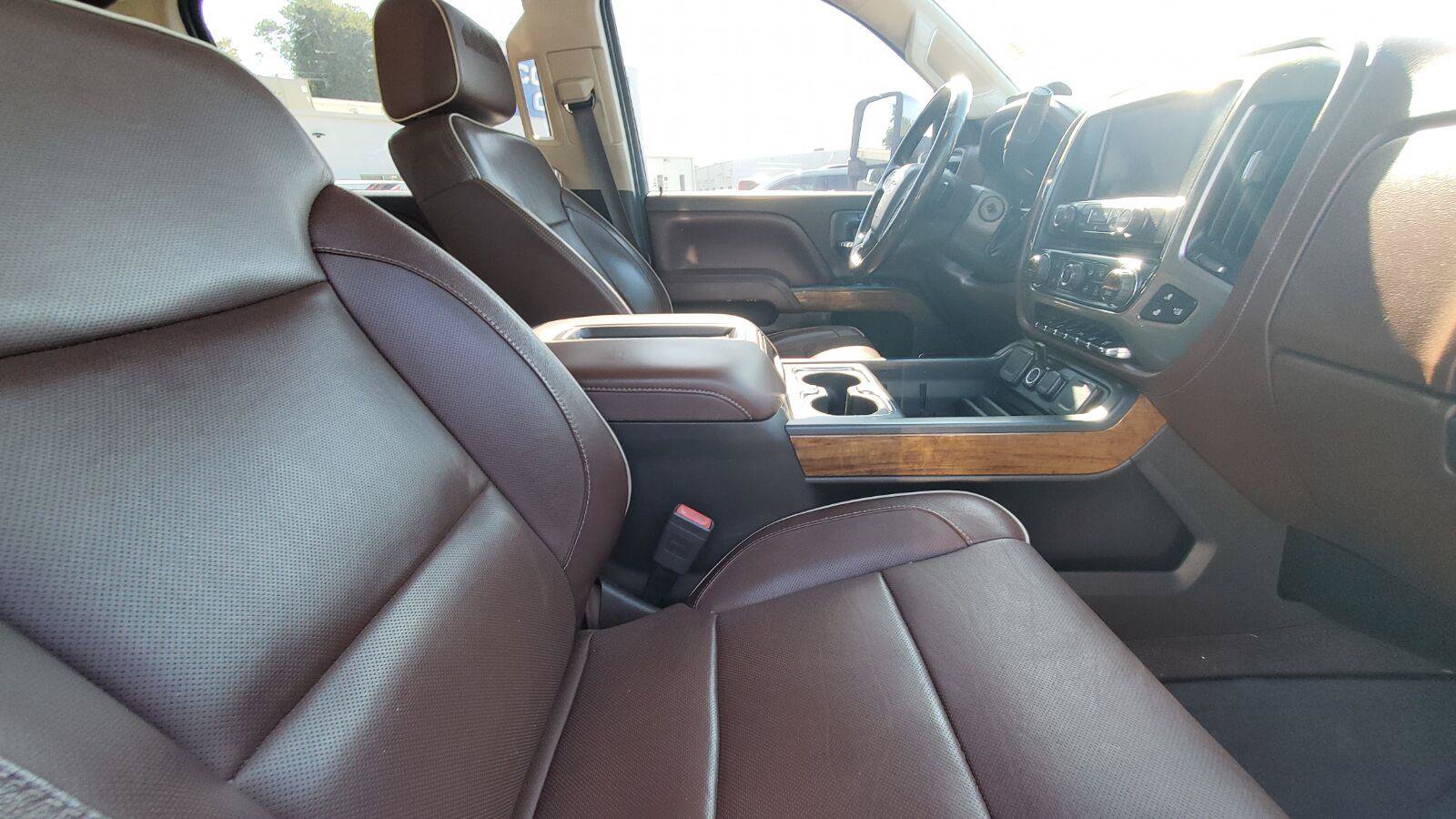 Used 2015 Chevrolet Silverado 2500 High Country w/ Duramax Plus Package AWD/4WD image 4