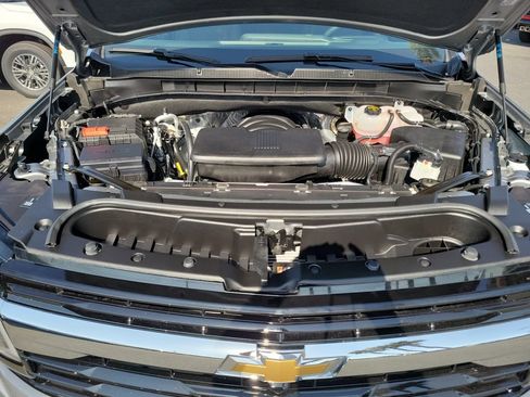 Used 2026 Chevrolet Suburban LS RWD image 22