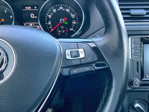 Used 2018 Volkswagen Jetta SE image 25