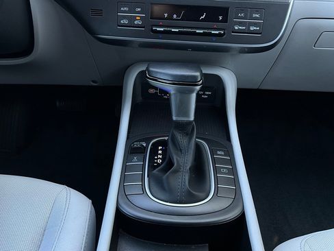 Used 2025 Hyundai Kona SEL image 23