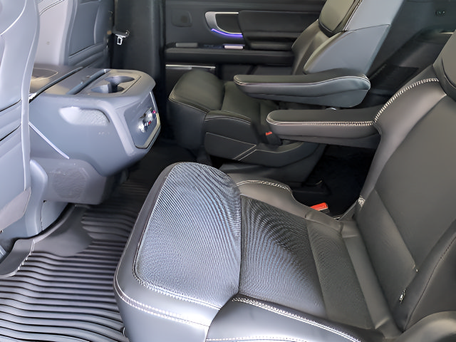 Used 2025 Ford Expedition Platinum w/ Stealth Performance Package AWD/4WD image 16