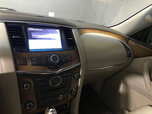 Used 2014 INFINITI QX80 4WD w/ Theater Package image 26