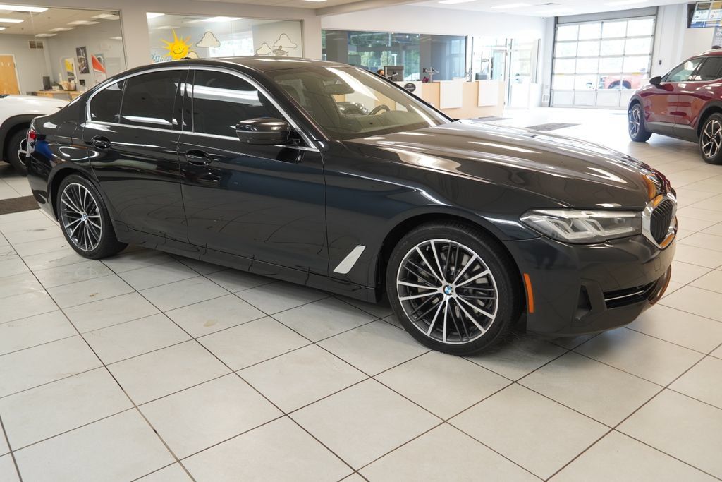 Used 2021 BMW 530e xDrive w/ Parking Assistance Package AWD/4WD image 15