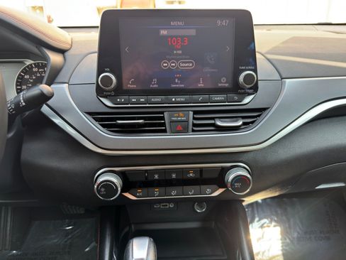 Used 2023 Nissan Altima 2.5 SR FWD image 21