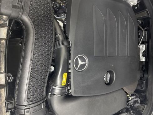 Used 2022 Mercedes-Benz GLC 300 4MATIC image 9