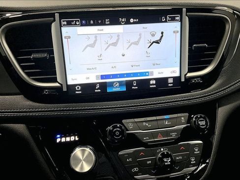 New 2026 Chrysler Pacifica Select w/ S Appearance Package image 7