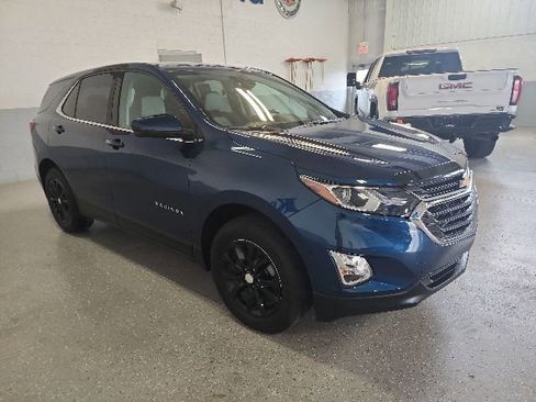 Used 2020 Chevrolet Equinox LT w/ Driver Convenience Package AWD/4WD image 6