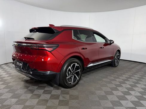 Used 2025 Chevrolet Equinox EV LT w/ Convenience Package image 8