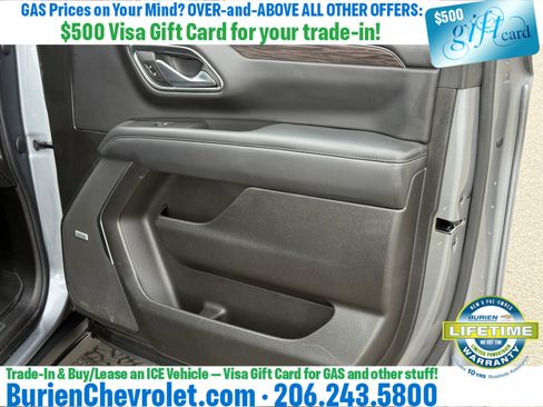 Used 2022 Chevrolet Suburban Z71 w/ Luxury Package AWD/4WD image 21