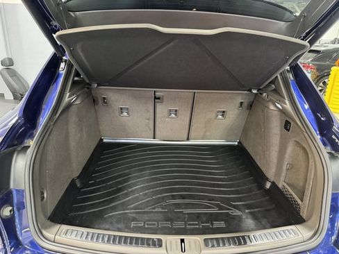 Used 2023 Porsche Macan S AWD/4WD image 35
