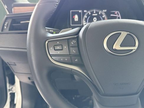 Certified 2025 Lexus ES 350 w/ Premium Package image 13