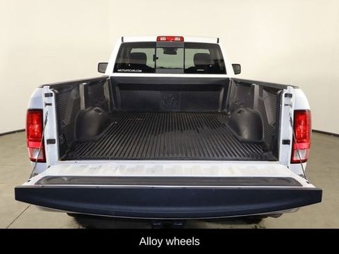 Used 2019 RAM 1500 Classic SLT AWD/4WD image 8