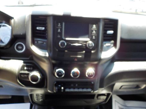 Used 2022 RAM 2500 Tradesman w/ Chrome Appearance Group AWD/4WD image 17