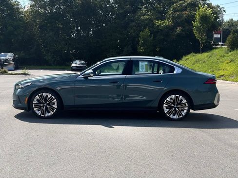 Used 2026 BMW 540i xDrive AWD/4WD image 3