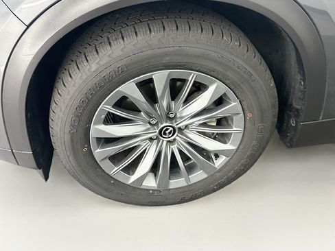 Used 2024 MAZDA CX-90 3.3 Turbo w/ Preferred Plus AWD/4WD image 11