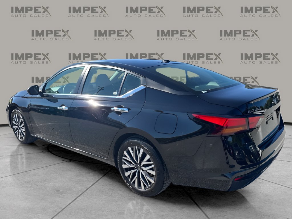 Used 2025 Nissan Altima 2.5 SV FWD image 3