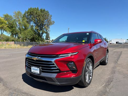 Used 2024 Chevrolet Blazer Premier w/ Driver Confidence II Package AWD/4WD image 4