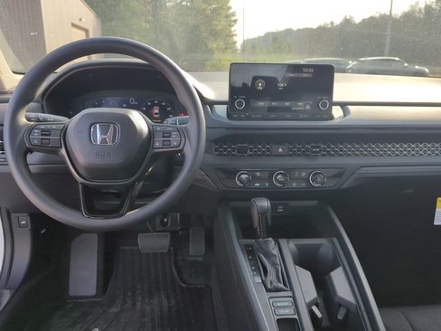 Certified 2025 Honda Accord LX image 22