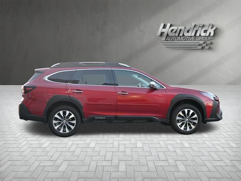 Used 2025 Subaru Outback Touring XT image 10