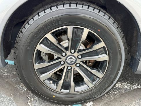 Used 2018 Nissan Armada Platinum w/ Cargo Package AWD/4WD image 38