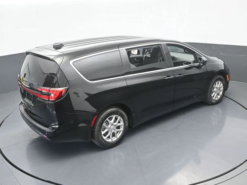 New 2026 Chrysler Pacifica Select image 52