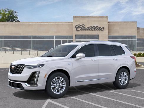 New 2025 Cadillac XT6 Luxury image 2