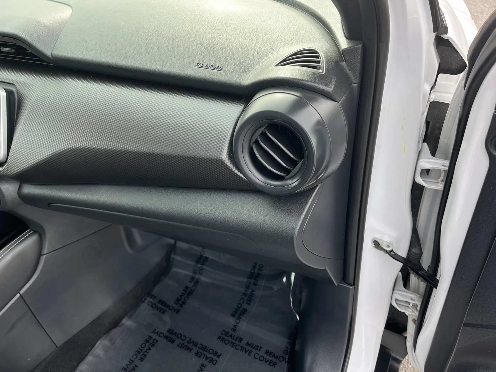 Used 2019 Nissan Kicks S FWD image 26