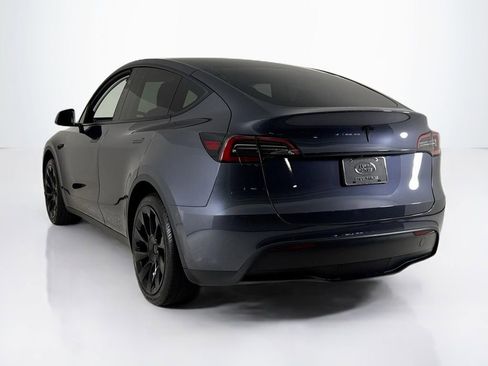 Used 2023 Tesla Model Y 2WD image 3