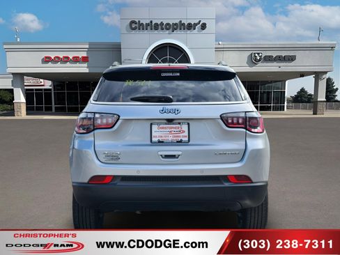 Used 2025 Jeep Compass Limited AWD/4WD image 4