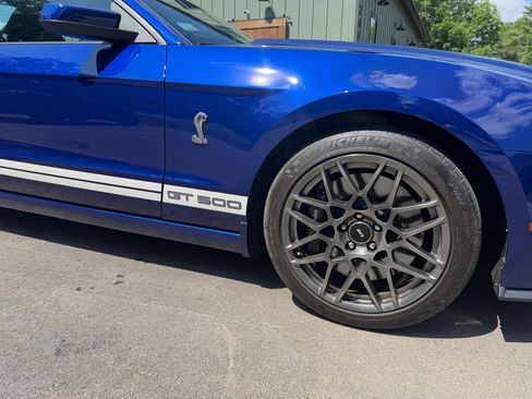 Used 2013 Ford Mustang Shelby GT500 RWD image 31