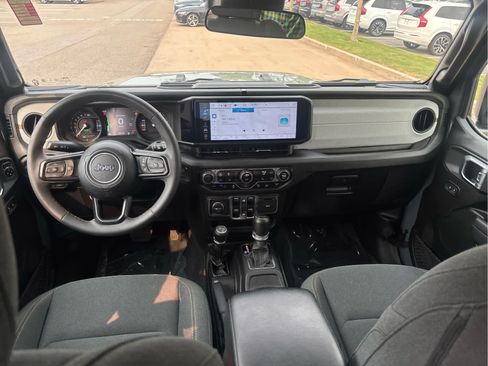 Used 2024 Jeep Wrangler Unlimited w/ Convenience Group AWD/4WD image 13