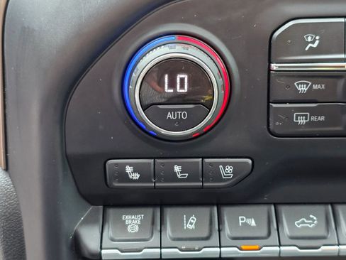 Used 2020 Chevrolet Silverado 2500 High Country w/ Z71 Off-Road Package image 18