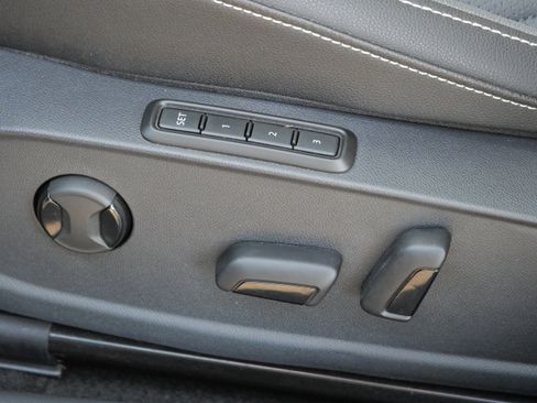 Certified 2025 Volkswagen Jetta SEL image 20