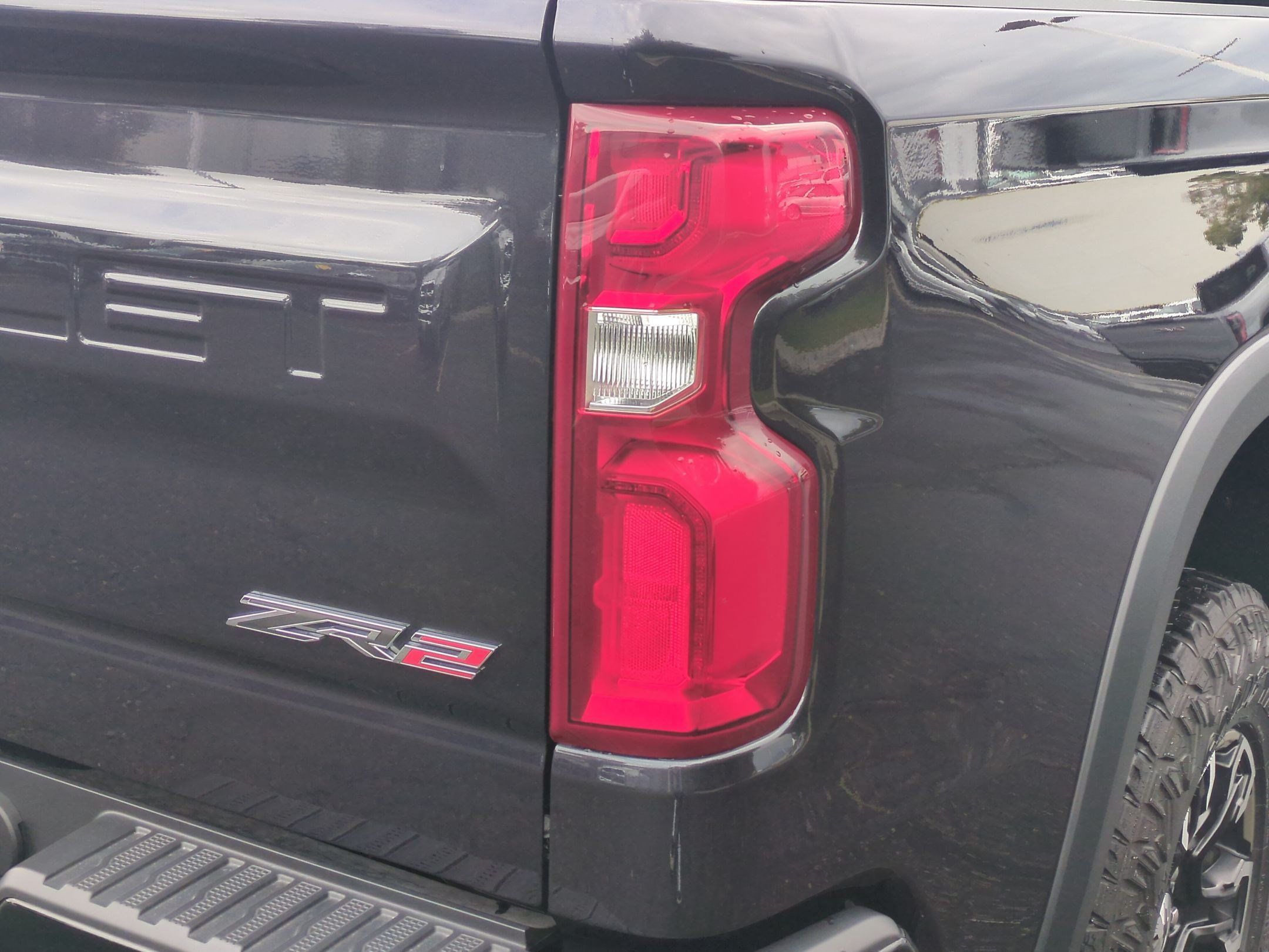 Used 2022 Chevrolet Silverado 1500 ZR2 w/ Technology Package AWD/4WD image 12