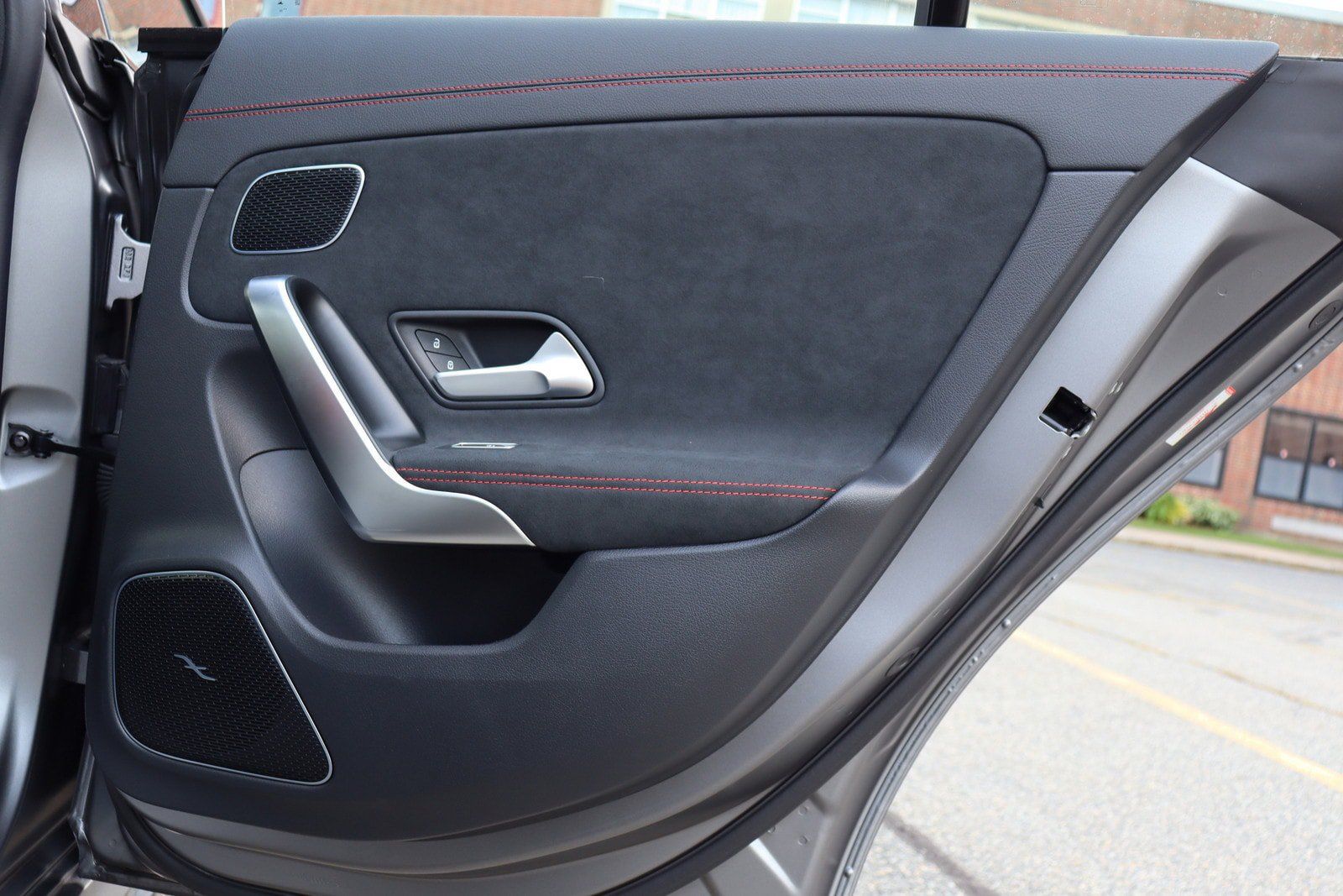 Used 2025 Mercedes-Benz CLA 35 AMG 4MATIC image 40