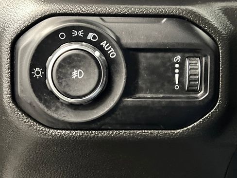 Used 2023 Jeep Wrangler Altitude image 36