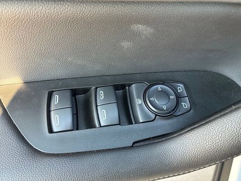 Used 2025 Chevrolet Blazer LT FWD image 6
