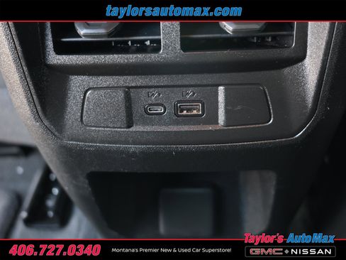 Used 2024 Chevrolet Colorado ZR2 w/ ZR2 Convenience Package III AWD/4WD image 39