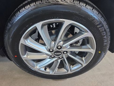 Used 2023 Lincoln Corsair AWD w/ Equipment Group 101A image 30